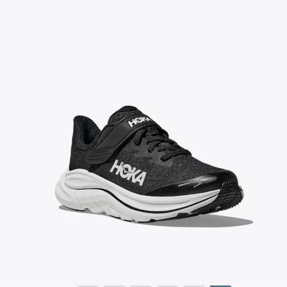 Hoka Clifton 10
$100 
MODEL
Little Kids size 2.5 gently used
COLOR: Black /White